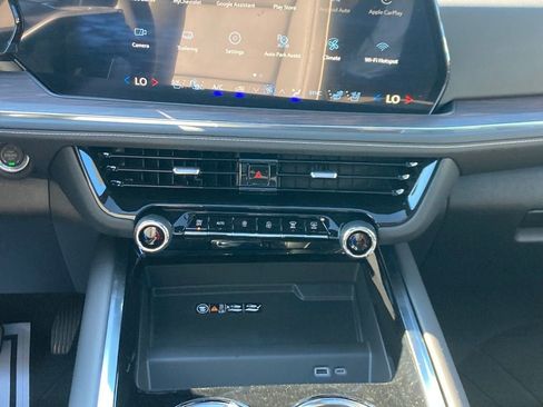 New 2026 Chevrolet Tahoe Premier w/ Sun And Tow Package AWD/4WD image 13