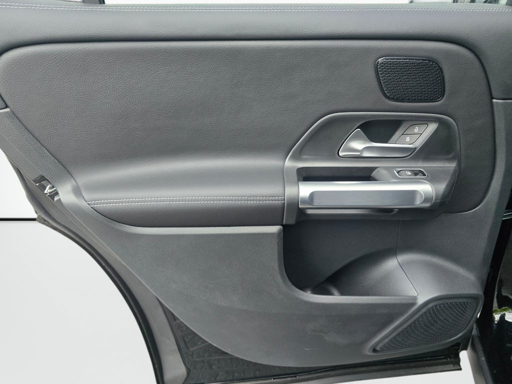 New 2026 Mercedes-Benz GLB 250 4MATIC image 18