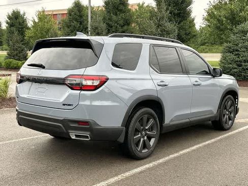 Used 2023 Honda Pilot Sport image 21