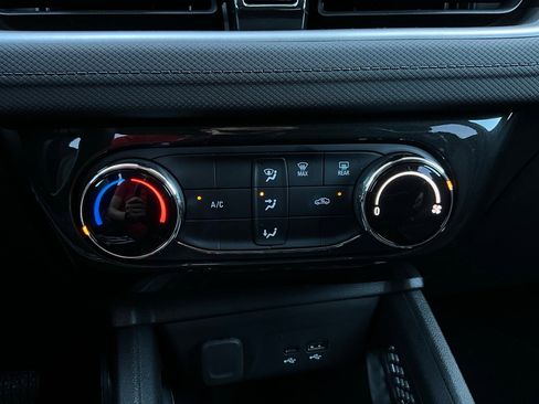 Used 2025 Chevrolet TrailBlazer LT image 25