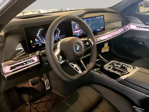 New 2026 BMW i7 xDrive60 AWD/4WD image 8