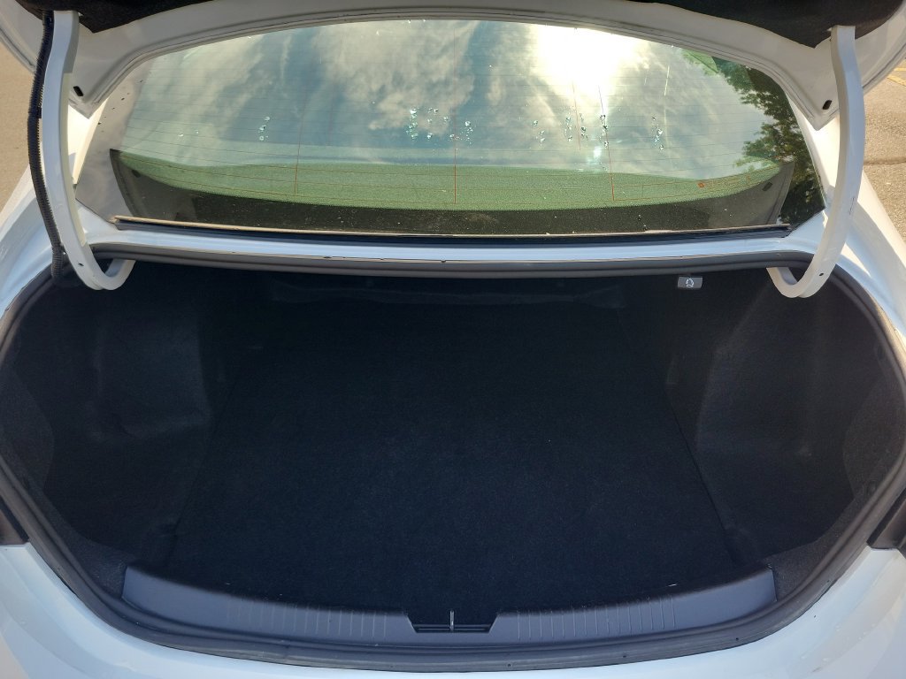 Used 2025 Chevrolet Malibu LT FWD image 12
