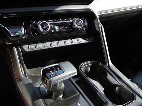 Used 2022 GMC Sierra 1500 AT4X image 31