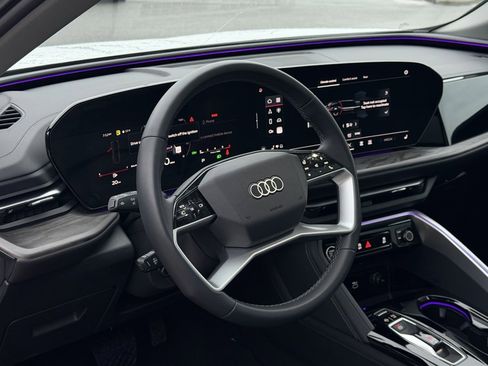 Used 2025 Audi Q5 Premium w/ Convenience Package image 21