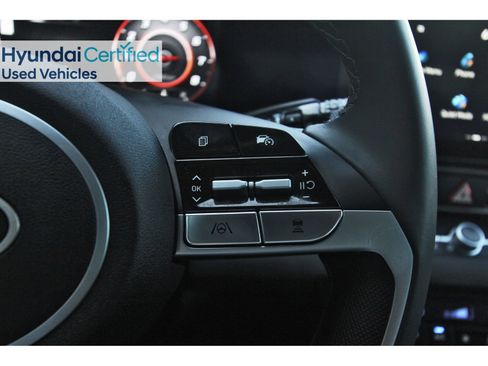 Certified 2025 Hyundai Elantra Limited FWD image 19
