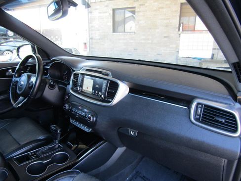 Used 2016 Kia Sorento SX FWD image 11