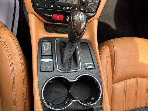 Used 2012 Maserati GranTurismo Convertible RWD image 17