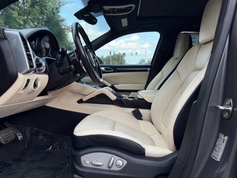 Used 2016 Porsche Cayenne S AWD/4WD image 16