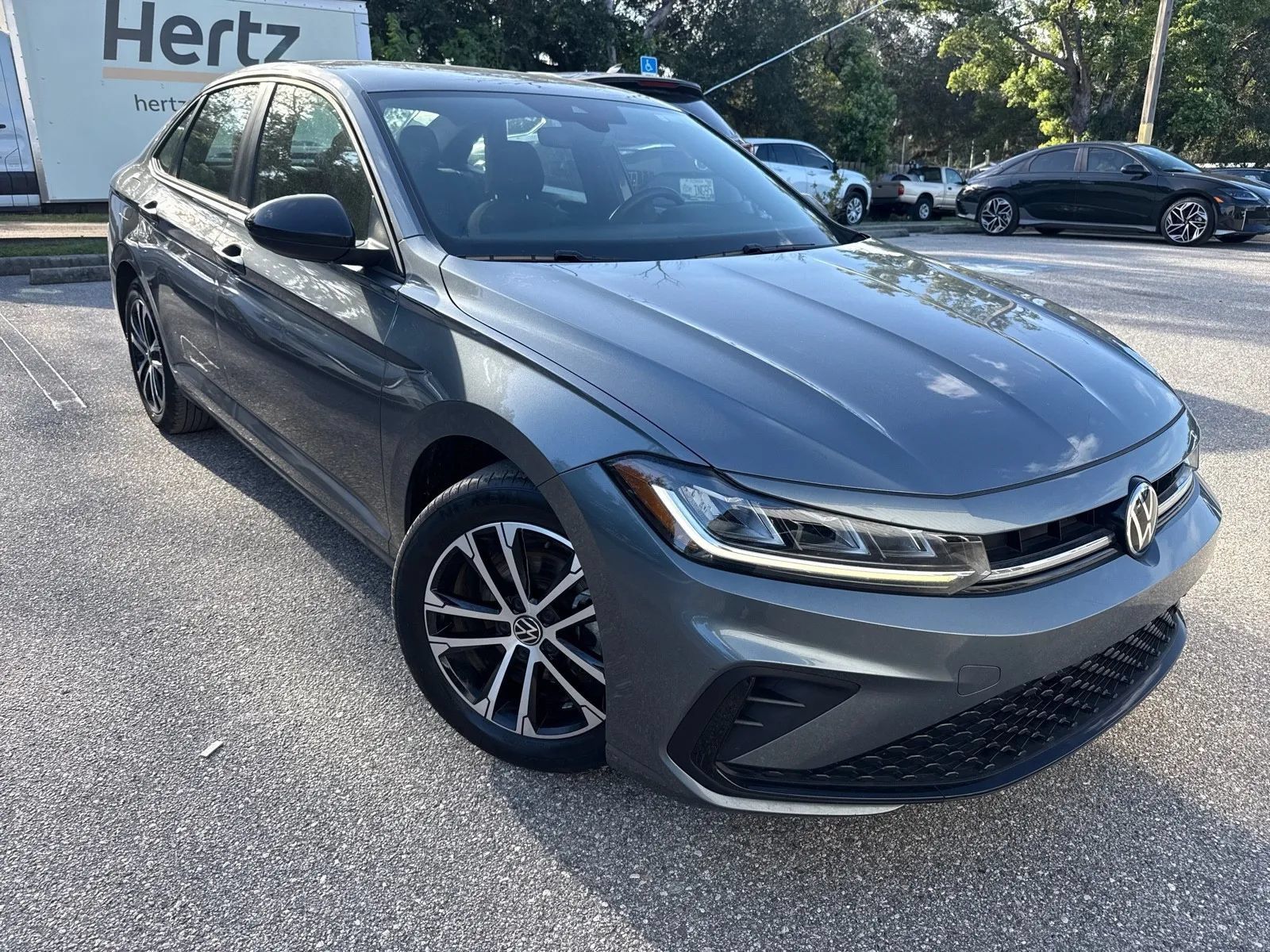 Used 2025 Volkswagen Jetta Sport FWD image 5