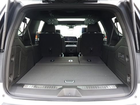 New 2025 Chevrolet Suburban Premier image 45