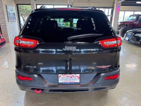 Used 2016 Jeep Cherokee Trailhawk w/ Leather Interior Group AWD/4WD image 6