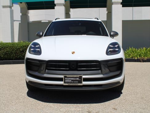 Certified 2026 Porsche Macan Turbo AWD/4WD image 10