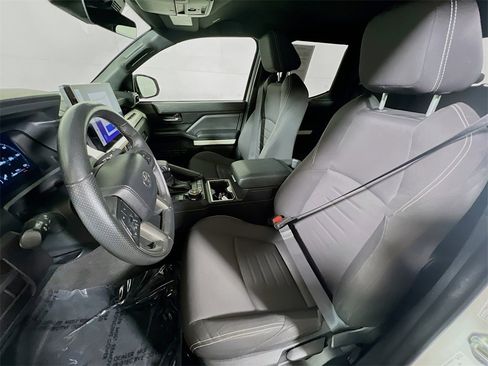 Certified 2024 Toyota Tacoma TRD Off-Road image 19