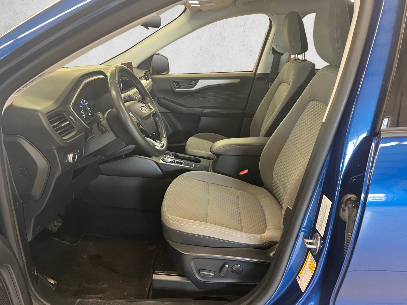 Used 2022 Ford Escape SE w/ SE Sport Appearance Package AWD/4WD image 10