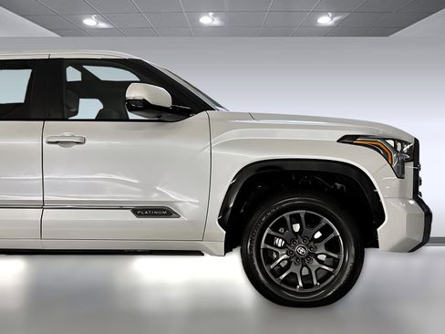 Used 2025 Toyota Tundra Platinum image 34