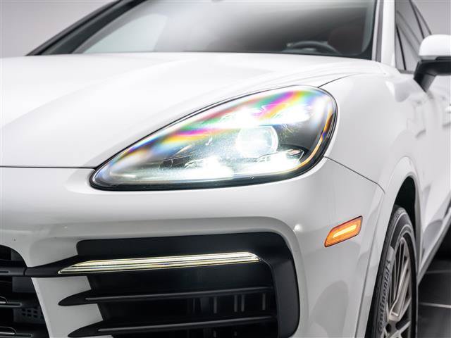 Used 2022 Porsche Cayenne Platinum Edition AWD/4WD image 12