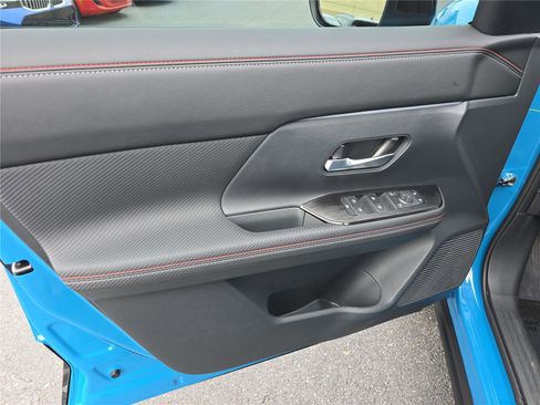 Used 2025 Nissan Kicks SR image 14