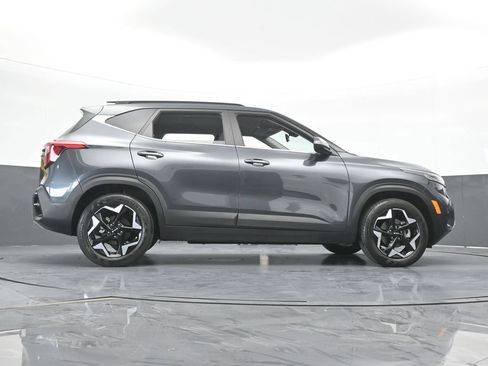 Used 2024 Kia Seltos EX FWD image 62