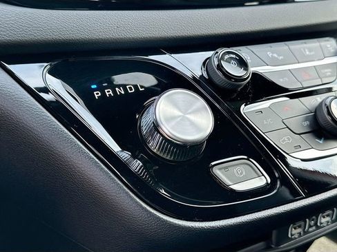 New 2025 Chrysler Voyager LX image 11