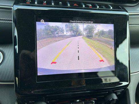 Used 2023 Jeep Grand Cherokee L Laredo image 26