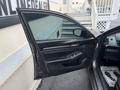 Used 2022 Nissan Altima 2.5 SV FWD image 8
