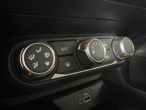 Used 2025 Nissan Kicks S AWD/4WD image 26