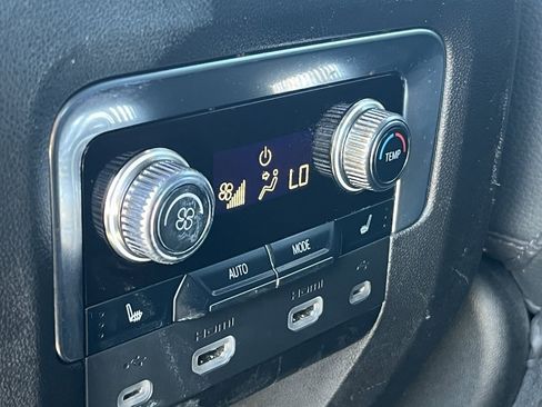 Used 2021 GMC Yukon Denali image 21