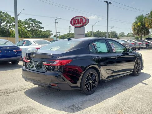 New 2026 Toyota Camry SE w/ Convenience Package FWD image 4
