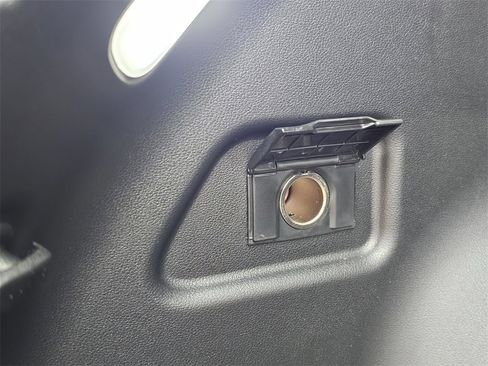 Certified 2025 Hyundai Tucson SE image 28