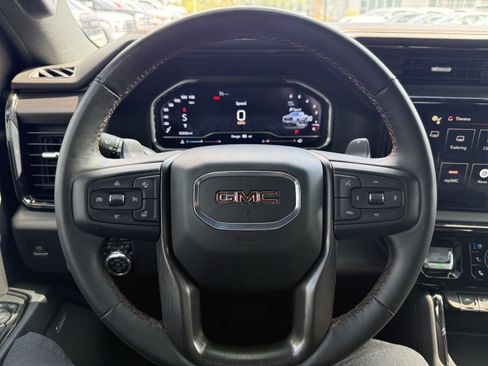 Used 2024 GMC Sierra 1500 AT4 w/ Technology Package AWD/4WD image 17