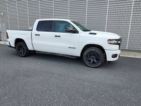 Used 2025 RAM 1500 Big Horn AWD/4WD image 4