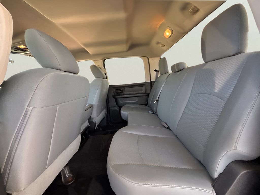 Used 2018 RAM 1500 Express RWD image 33