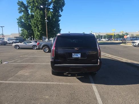 Used 2018 Cadillac Escalade Platinum AWD/4WD image 11
