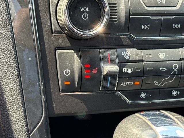 Used 2019 Ford Explorer XLT w/ Equipment Group 202A FWD image 29