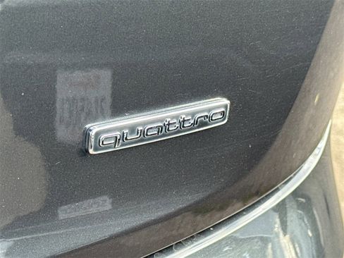 Used 2021 Audi Q5 2.0T Premium w/ Convenience Package image 11