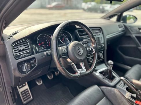 Used 2017 Volkswagen GTI SE image 12