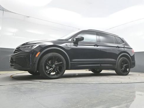 Used 2023 Volkswagen Tiguan SE R-Line AWD/4WD image 27