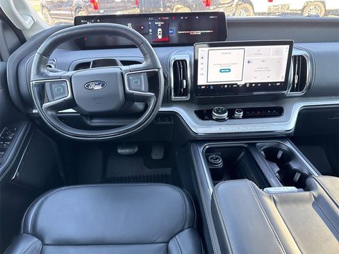 Used 2025 Ford Expedition Max Platinum w/ Driver's Package image 22