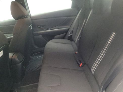 Used 2025 Hyundai Elantra Sport FWD image 18