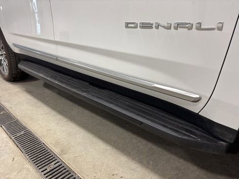 Used 2025 GMC Yukon XL Denali image 14