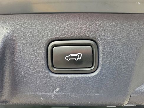 Used 2024 Hyundai Palisade Limited image 8