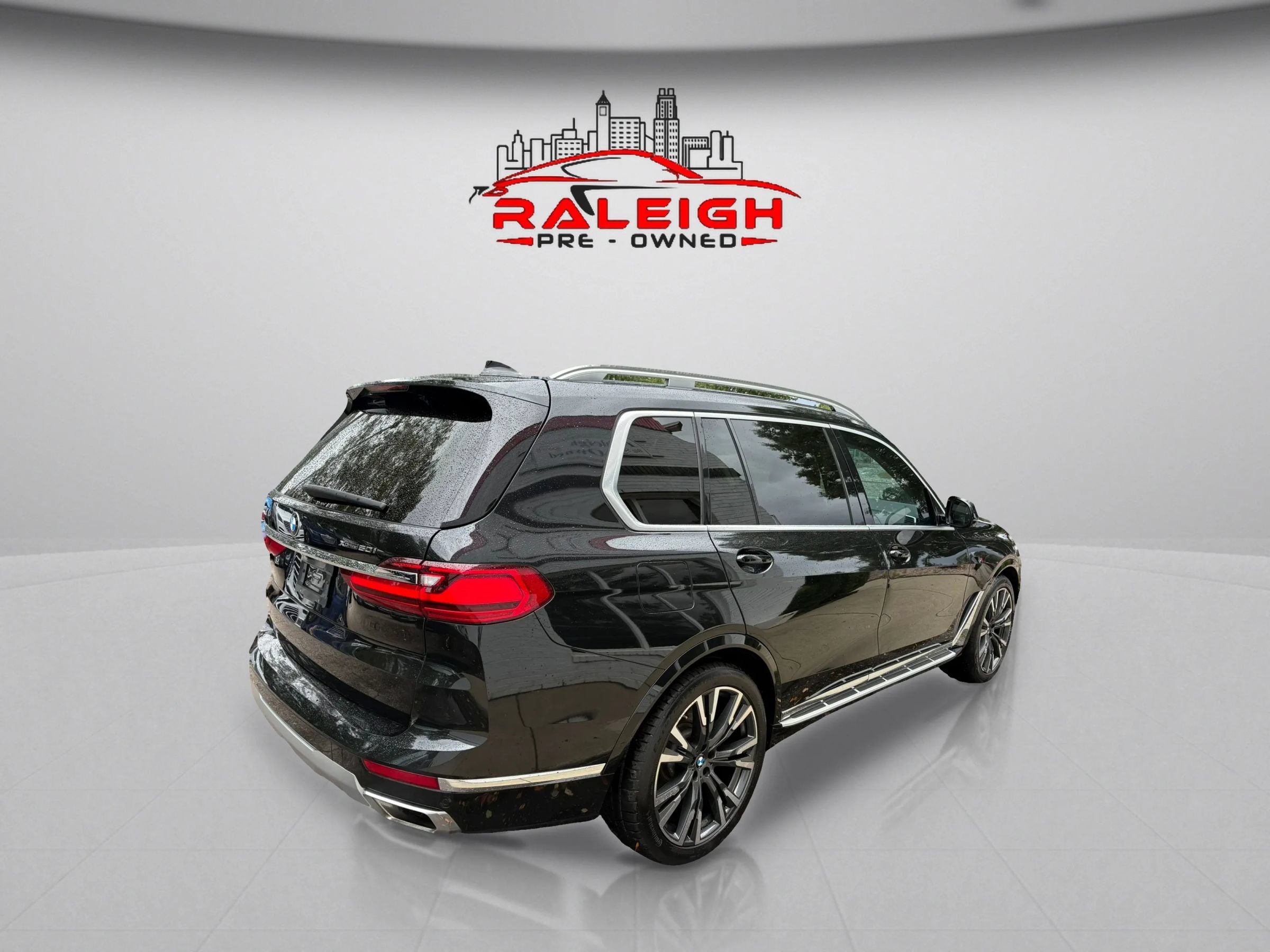 Used 2019 BMW X7 xDrive50i w/ Premium Package AWD/4WD image 4