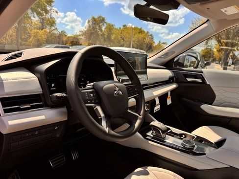 New 2026 Mitsubishi Outlander SEL FWD image 29