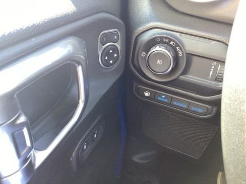 Used 2023 Jeep Wrangler Unlimited Rubicon 4xe AWD/4WD image 24