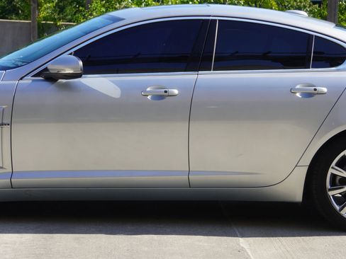 Used 2011 Jaguar XF Premium RWD image 21