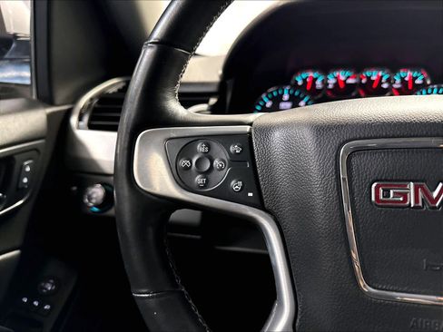 Used 2017 GMC Yukon XL SLT AWD/4WD image 18