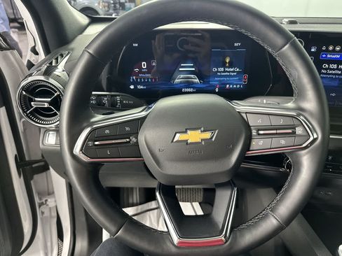 Used 2025 Chevrolet Equinox LT FWD image 5