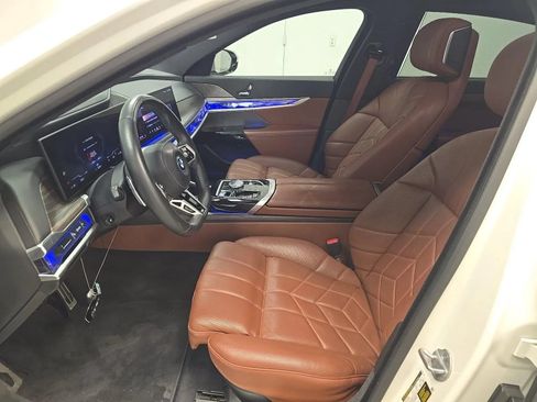 Used 2024 BMW i7 xDrive60 AWD/4WD image 6