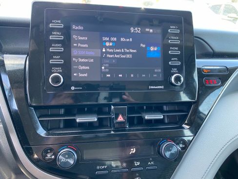 Used 2023 Toyota Camry SE image 10