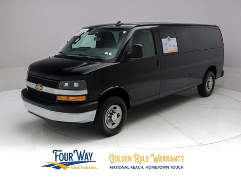 Used 2025 Chevrolet Express 3500 LT w/ LT Preferred Equipment Group RWD image 8